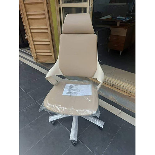 Deluxe Executive Office Swivel Chair with Head