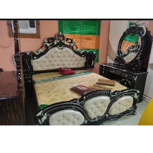 QUALITY DESIGNED BED, DRESSING TABLE & 2 SIDE DRESSING- AVAILABLE (OPIN)