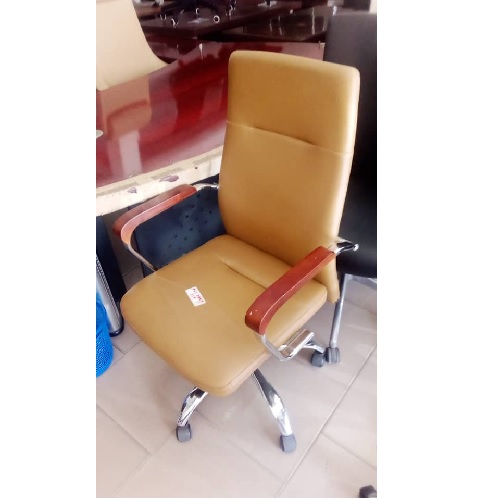 QUALITY DESIGNED LIGHT & WOODEN TOP HANDLE EXECUTIVE CHAIR AVAILABLE- (ROMIN)