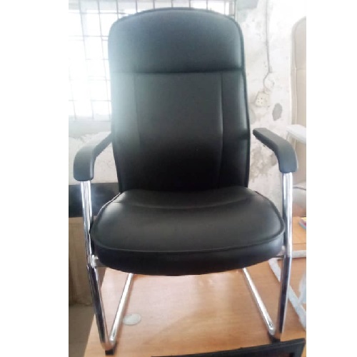 QUALITY DESIGNED BLACK VISITOR`S CHAIR AVAILABLE-(ROMIN)