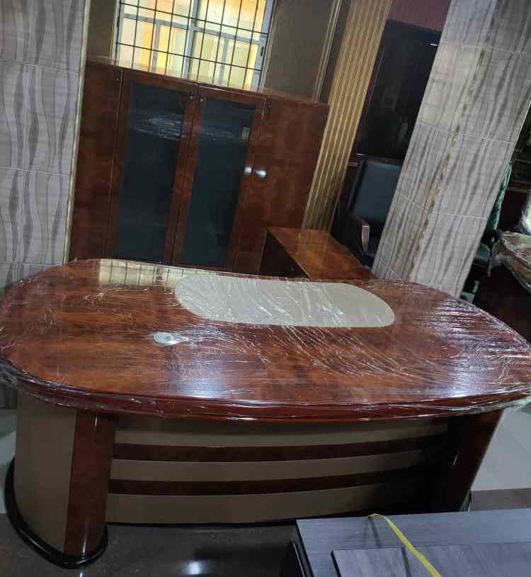 QUALITY DESIGNED BROWN OVAL OFFICE TABLE WITH CABINET & DRAWERS- AVAILABLE (AUFUR)