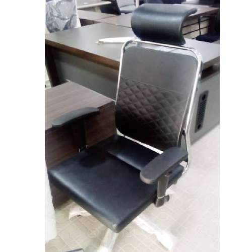 QUALITY DESIGNED BLACK EXECUTIVE OFFICE CHAIR - AVAILABLE (ARIN)