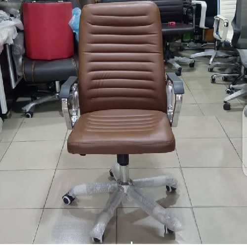 QUALITY BROWN EXECUTIVE OFFICE CHAIR - AVAILABLE (MOBIN)