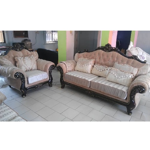 QUALITY DESIGNED CREAM & LIGHT BROWN 7 SEATERS CHAIRS ONLY _ AVAILABLE (LEWO)