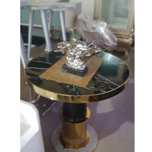 BLACK ROUND MARBLE TOP TABLE AND GOLDEN FRAME (1530)