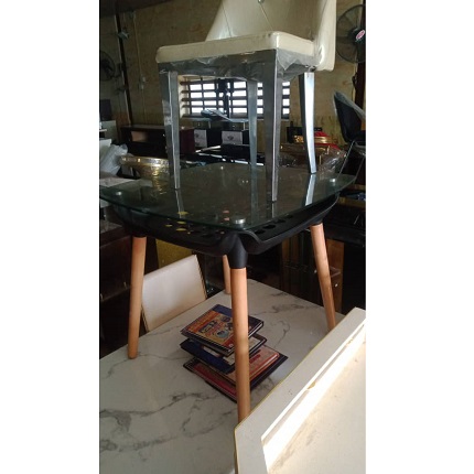 SQUARE PLAIN GLASS CENTER TABLE WITH A 4 WOODEN LEGS (1530)