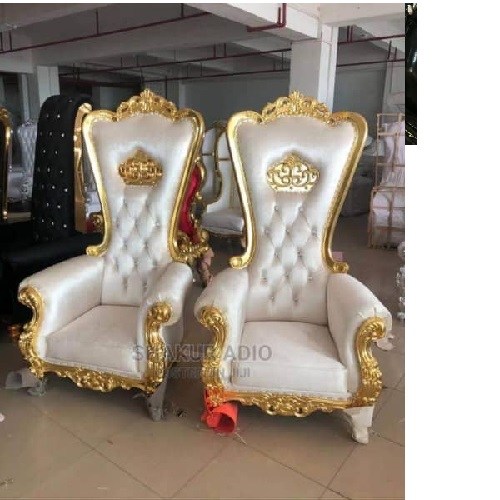 QUALITY DESIGNED CREAM & GOLD ROYAL CHAIR - AVAILABLE (MOBIN)