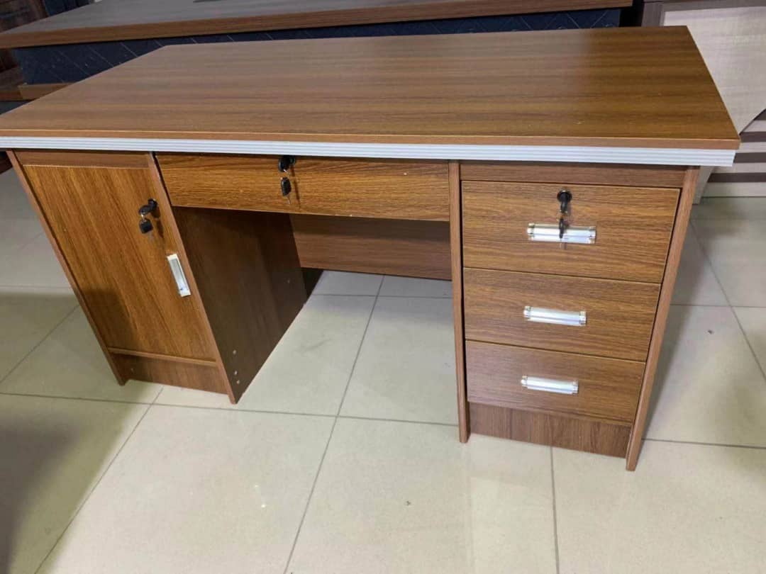 LIGHT BROWN OFFICE TABLE WITH 3 DRAWERS (FMAN)