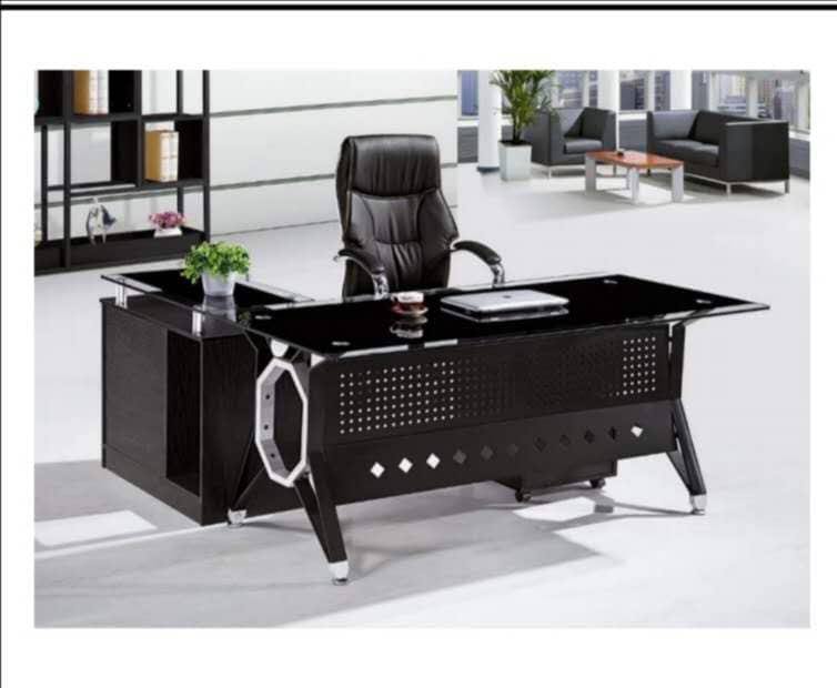 BLACK OFFICE TABLE WITH EXTENSION 1.6 METERS (AMEFU)