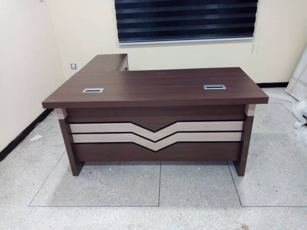 5 METERS OFFICE TABLE WITH EXTENSION & V-FRONT DESIGN (SEFU)