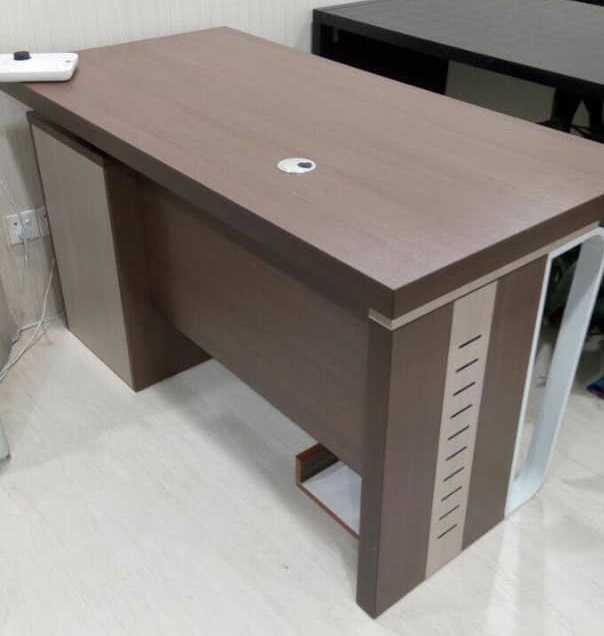 LIGHT BROWN OFFICE TABLE WITHOUT EXTENSION (FMAN)