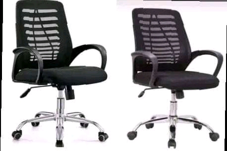 BLACK MESHBACK OFFICE CHAIR (FMAN)