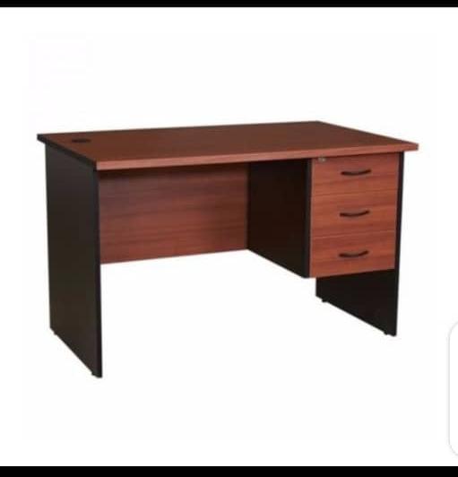 OFFICE TABLE WITH 3 DRAWERS (FMAN)