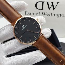 DANIEL WELLINGTON EXCLUSIVE BROWN LEATHER WRISTWATCH (SAWW)