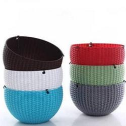 DIFFERENT COLORS OF V-SHAPED HANGING PLASTIC POTS (PEGLO)